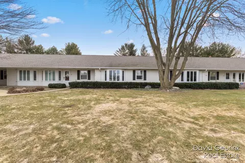 7312 Pinegrove, Jenison, MI 49428