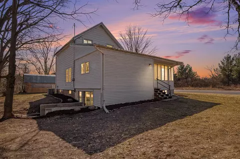 1504 Coats Grv, Hastings, MI 49058