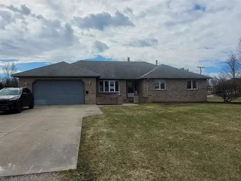 18430 28 Mile, Ray, MI 48096