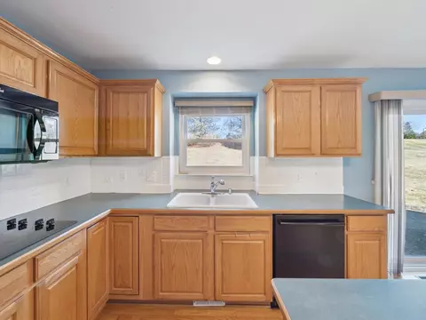 Kitchen - 2086 Cliffside, Wixom, MI 48393 photo 1 of 4