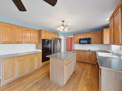 Kitchen - 2086 Cliffside, Wixom, MI 48393 photo 4 of 4