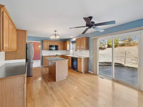 Kitchen - 2086 Cliffside, Wixom, MI 48393 photo 3 of 4