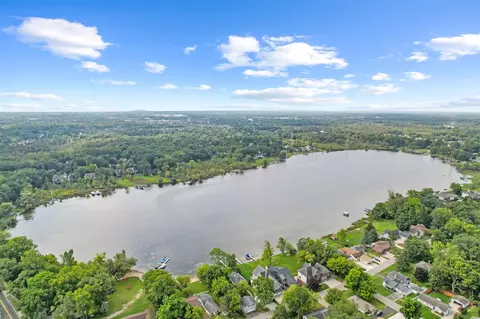 View/Area - 2086 Cliffside, Wixom, MI 48393 photo 3 of 7