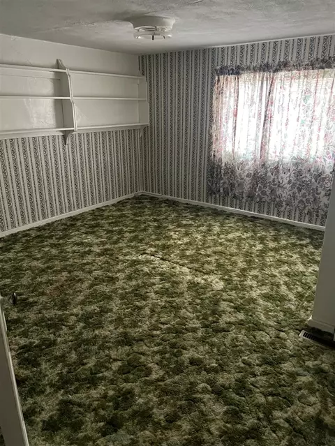 Bedroom - 218 E Walnut, Albion, MI 49224 photo 3 of 3