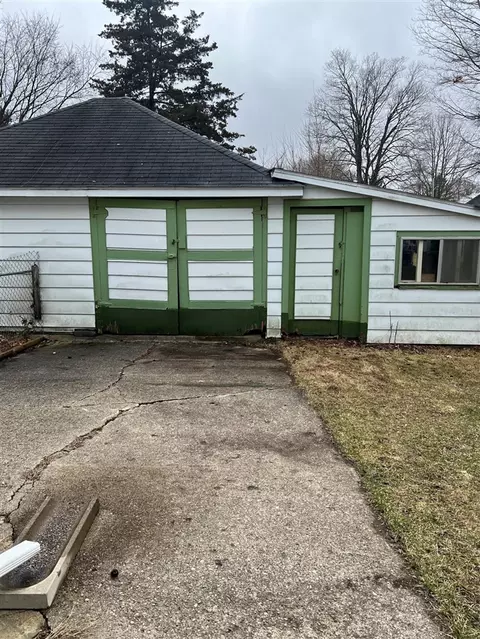 Exterior - 218 E Walnut, Albion, MI 49224 photo 2 of 5