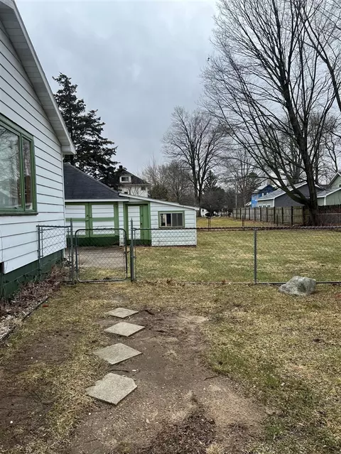 Exterior - 218 E Walnut, Albion, MI 49224 photo 3 of 5