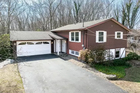 80 W 40th, Holland, MI 49423