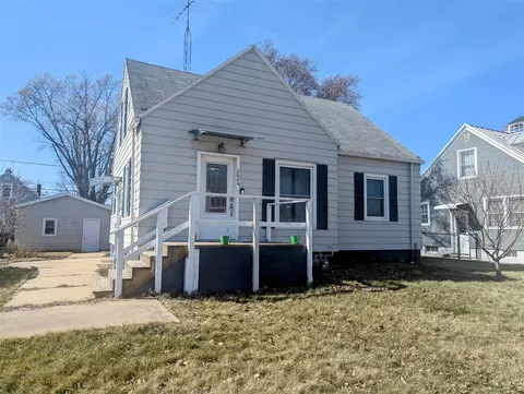 2626 Niles, Saint Joseph, MI 49085