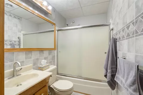 7426 Cooper, Jackson, MI 49201 photo 17
