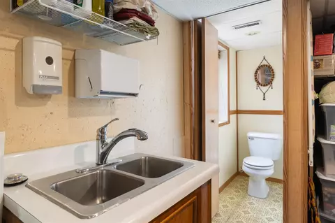 7426 Cooper, Jackson, MI 49201 photo 22