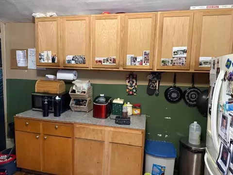 Kitchen - 661 E Main, Edmore, MI 48829 photo 2 of 4