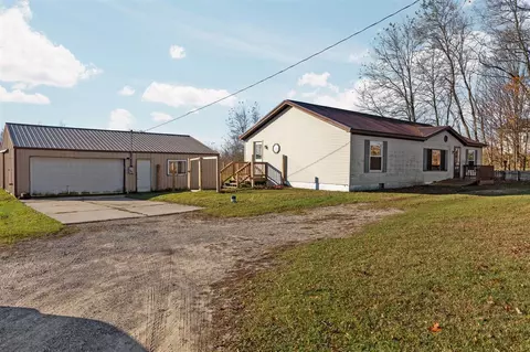 11871 E Us Highway 10, Reed City, MI 49677