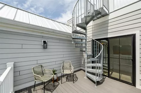 Exterior - 401 Ridgeway, Saint Joseph, MI 49085 photo 9 of 20