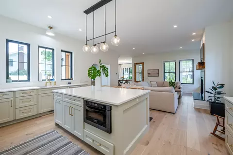 Kitchen - 401 Ridgeway, Saint Joseph, MI 49085 photo 6 of 6