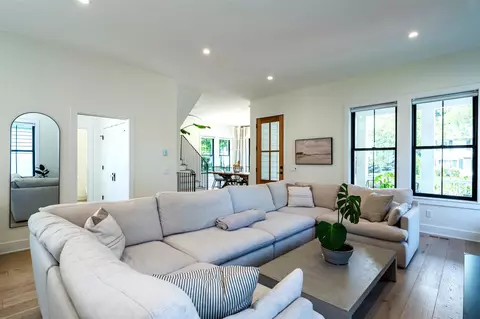 Living - 401 Ridgeway, Saint Joseph, MI 49085 photo 4 of 4