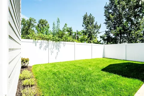 Exterior - 401 Ridgeway, Saint Joseph, MI 49085 photo 17 of 20