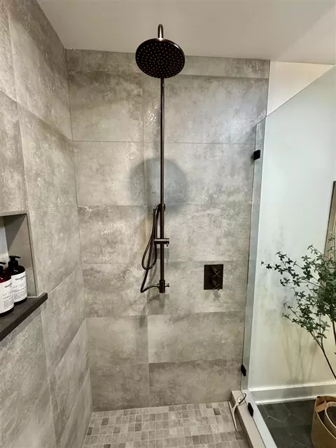 Bath - 401 Ridgeway, Saint Joseph, MI 49085 photo 9 of 10