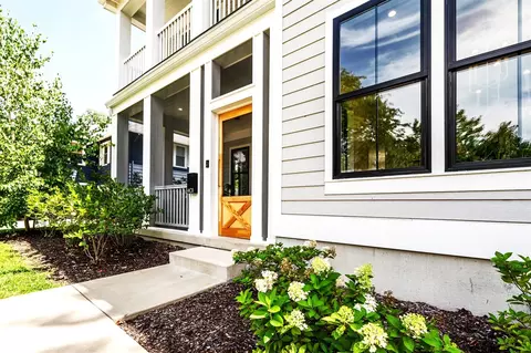 Exterior - 401 Ridgeway, Saint Joseph, MI 49085 photo 2 of 20