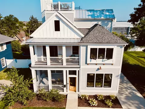 Exterior - 401 Ridgeway, Saint Joseph, MI 49085 photo 3 of 20
