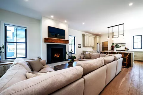 Living - 401 Ridgeway, Saint Joseph, MI 49085 photo 1 of 4