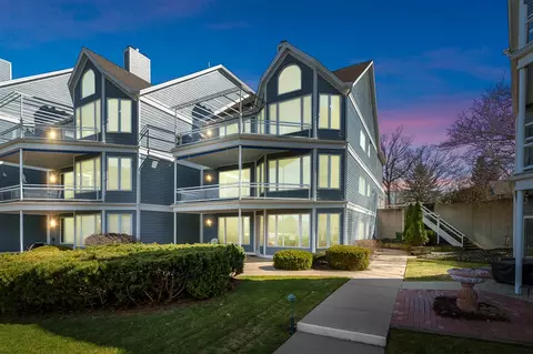 4144 Ridge #10, Stevensville, MI 49127