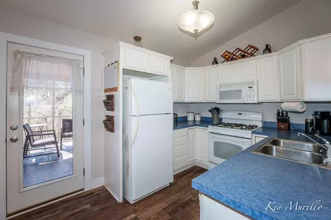 Kitchen - 5216 E 64th, Newaygo, MI 49337 photo 2 of 2