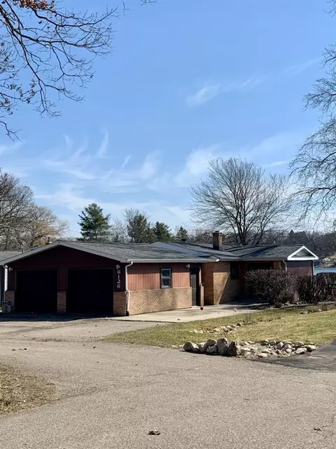 6126 W Sherman Lk, Augusta, MI 49012