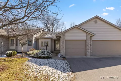 2606 Falcon Woods, Grand Rapids, MI 49534