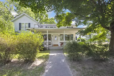 6982 Maple Grv, Berrien Center, MI 49102