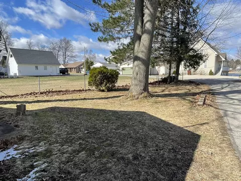 Exterior - 872 Clifford Lake Cir, Stanton, MI 48888 photo 7 of 9
