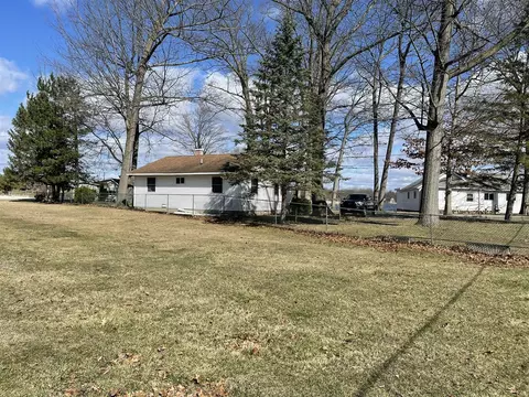 Exterior - 872 Clifford Lake Cir, Stanton, MI 48888 photo 4 of 9