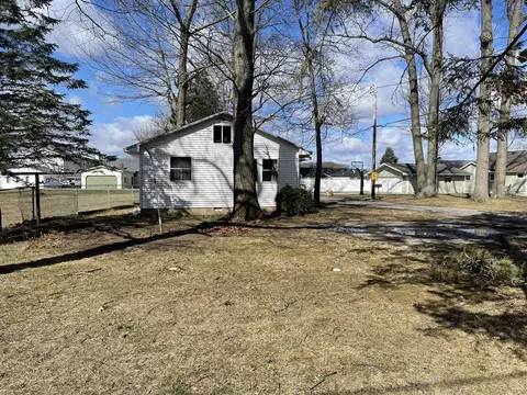 Exterior - 872 Clifford Lake Cir, Stanton, MI 48888 photo 9 of 9