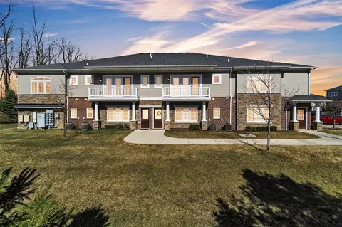 5608 Arbor Chase, Ann Arbor, MI 48103