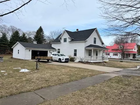 17368 Fourth, Arcadia, MI 49613