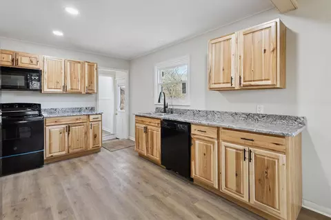 Kitchen - 6300 Spring Arbor, Jackson, MI 49201 photo 1 of 3