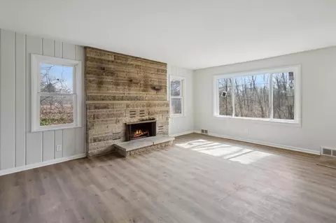 Living - 6300 Spring Arbor, Jackson, MI 49201 photo 4 of 4