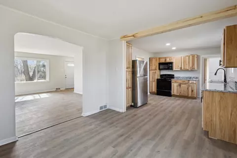 Entry Way - 6300 Spring Arbor, Jackson, MI 49201 photo 2 of 4
