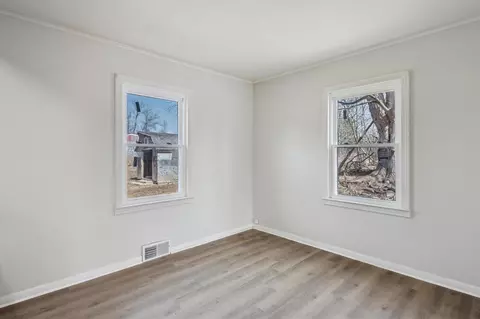 Bedroom - 6300 Spring Arbor, Jackson, MI 49201 photo 1 of 7