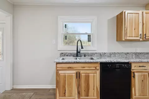 Kitchen - 6300 Spring Arbor, Jackson, MI 49201 photo 3 of 3