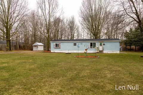 8658 Elm, Saranac, MI 48881