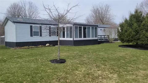 75800 Frosty, Lawton, MI 49065