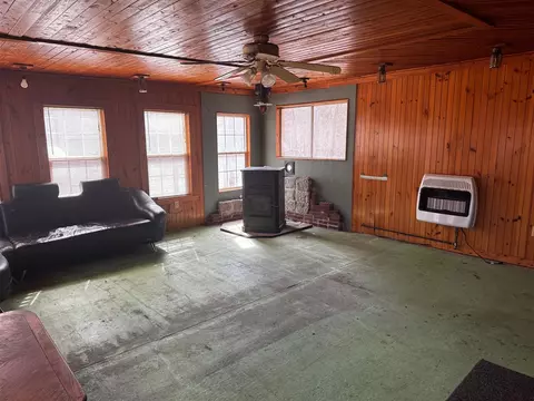 Living - 4925 E 36th, Newaygo, MI 49337 photo 1 of 2