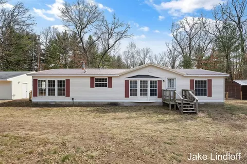 7924 Powell, Howard City, MI 49329