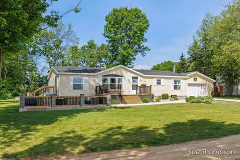 342 Adele, Trufant, MI 49347