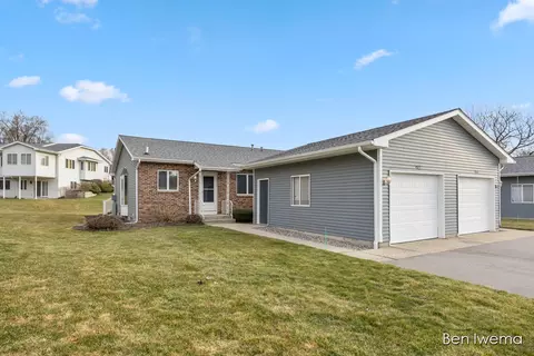 4543 North Vly #23, Grand Rapids, MI 49525