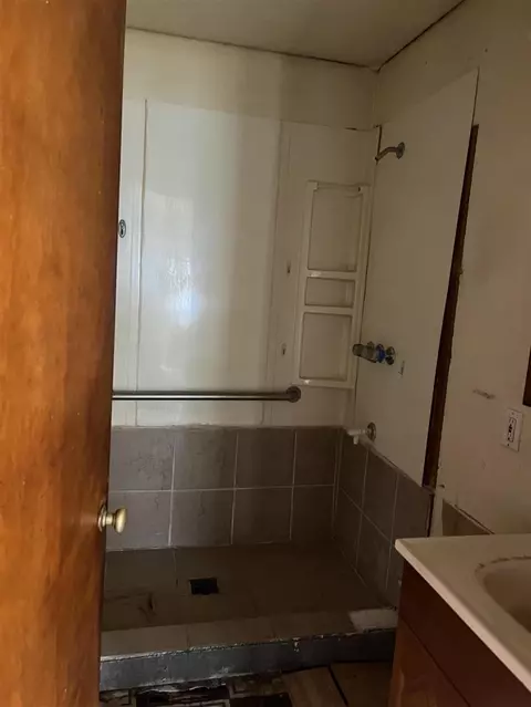 191 Washington, Saranac, MI 48881 photo 6