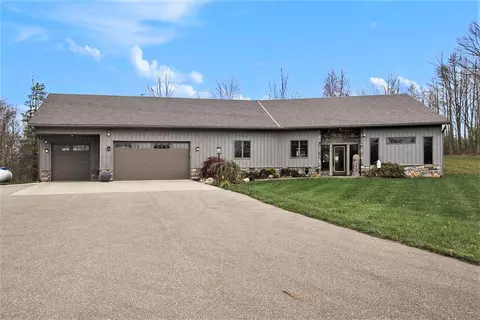 2435 64th, Fennville, MI 49408