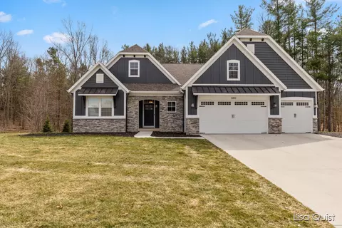 8810 Lapham, Rockford, MI 49341