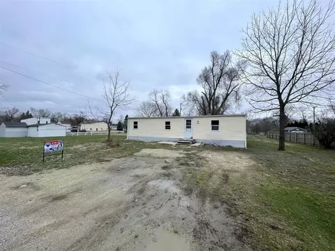 315 Parker, Cement City, MI 49233