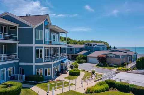 4144 Ridge #27, Stevensville, MI 49127